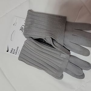 Nike Knit Gloves